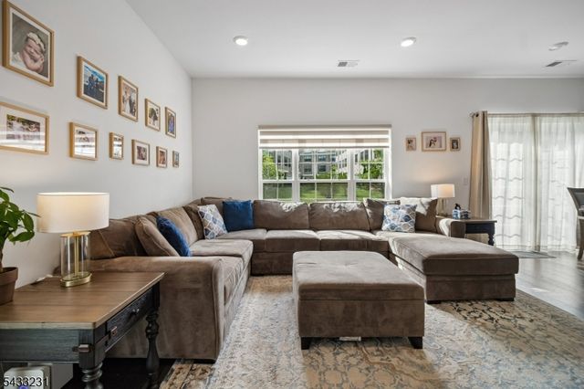 42 Harvest Way 42, Little Falls Twp., NJ 07424