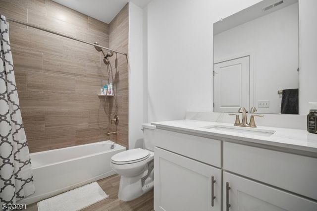42 Harvest Way 42, Little Falls Twp., NJ 07424