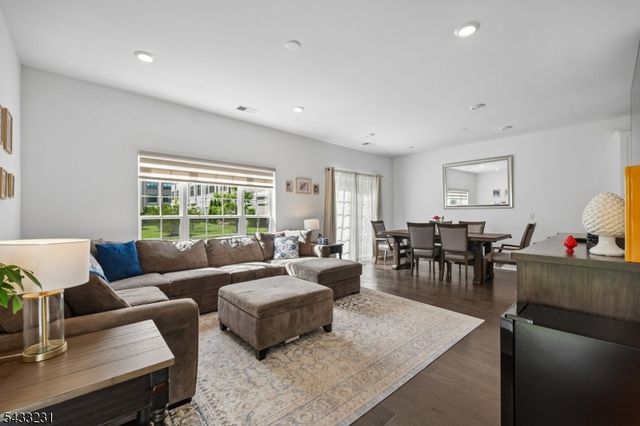42 Harvest Way 42, Little Falls Twp., NJ 07424