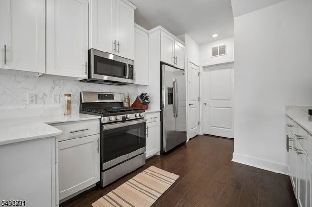 42 Harvest Way 42, Little Falls Twp., NJ 07424