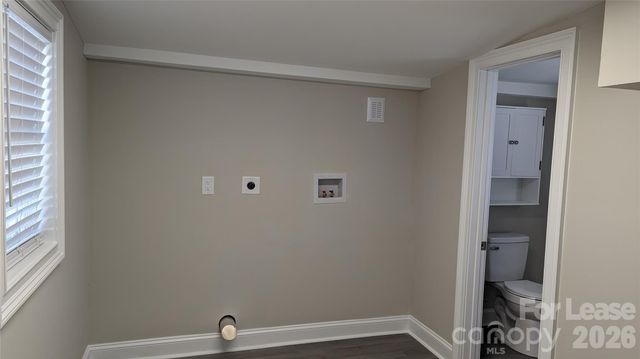 156 S Sycamore Street, Mooresville, NC 28115