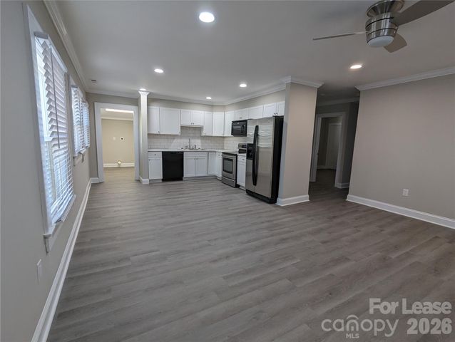 156 S Sycamore Street, Mooresville, NC 28115