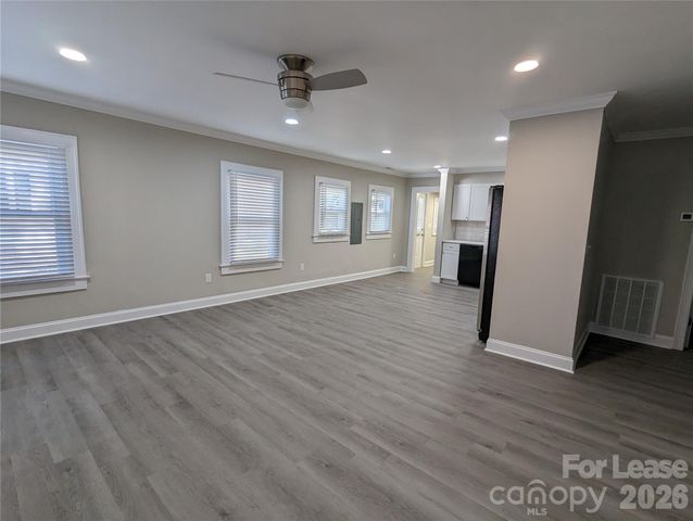 156 S Sycamore Street, Mooresville, NC 28115