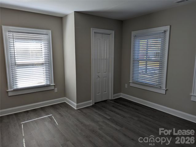 156 S Sycamore Street, Mooresville, NC 28115