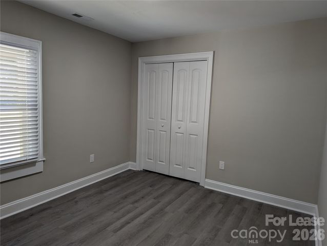 156 S Sycamore Street, Mooresville, NC 28115