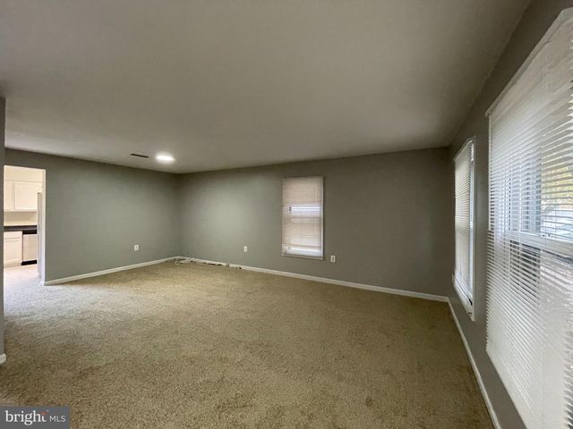 14262 HERITAGE CROSSING LN, Centreville, VA 20120
