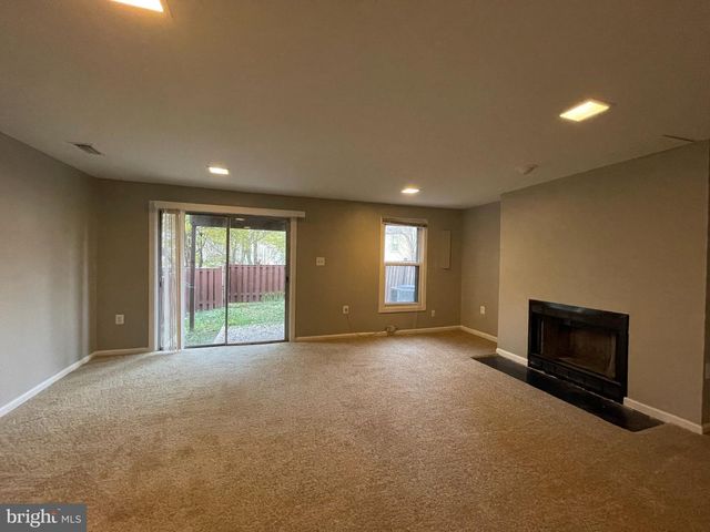 14262 HERITAGE CROSSING LN, Centreville, VA 20120