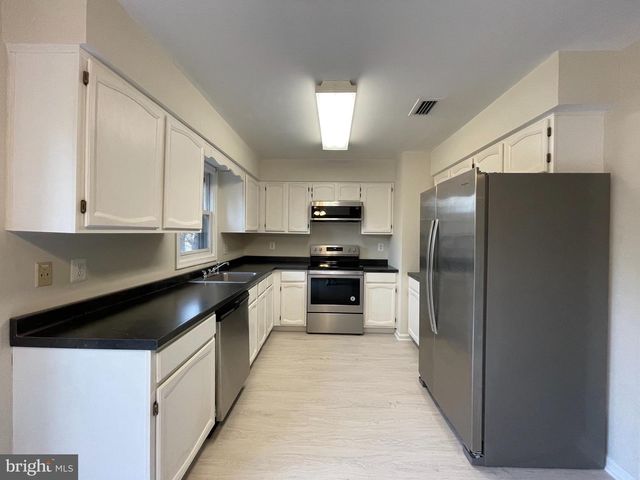 14262 HERITAGE CROSSING LN, Centreville, VA 20120
