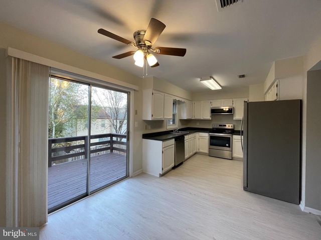14262 HERITAGE CROSSING LN, Centreville, VA 20120