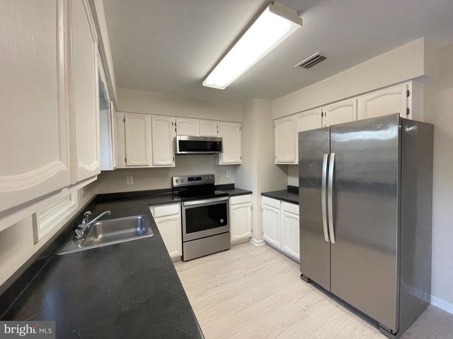 14262 HERITAGE CROSSING LN, Centreville, VA 20120