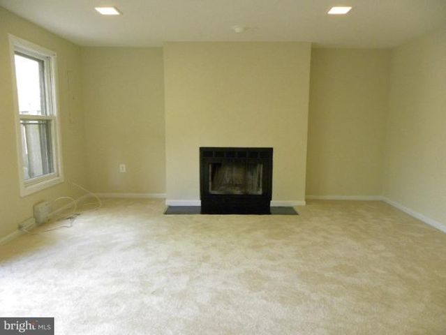 14262 HERITAGE CROSSING LN, Centreville, VA 20120