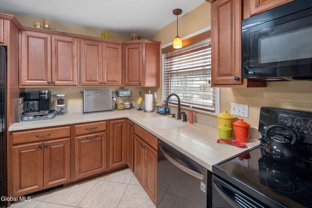 52 Hanes Street, Guilderland, NY 12203