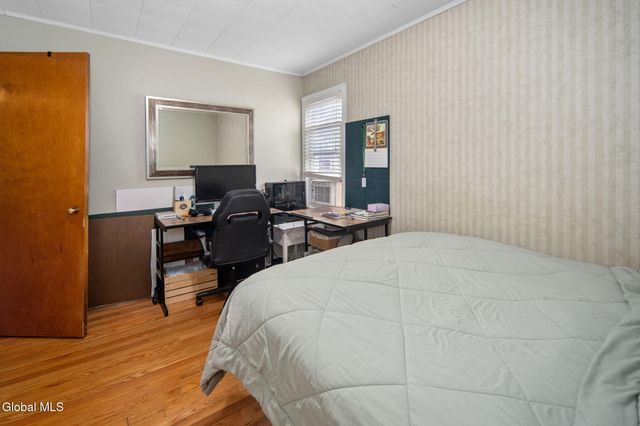 52 Hanes Street, Guilderland, NY 12203