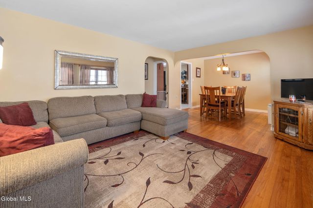 52 Hanes Street, Guilderland, NY 12203