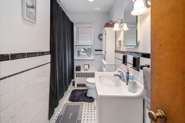 52 Hanes Street, Guilderland, NY 12203