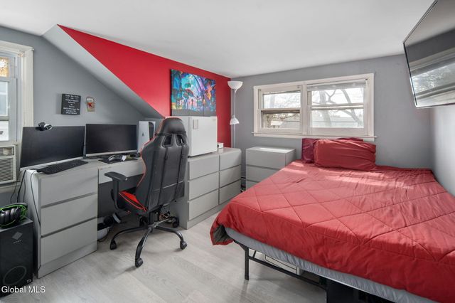 52 Hanes Street, Guilderland, NY 12203