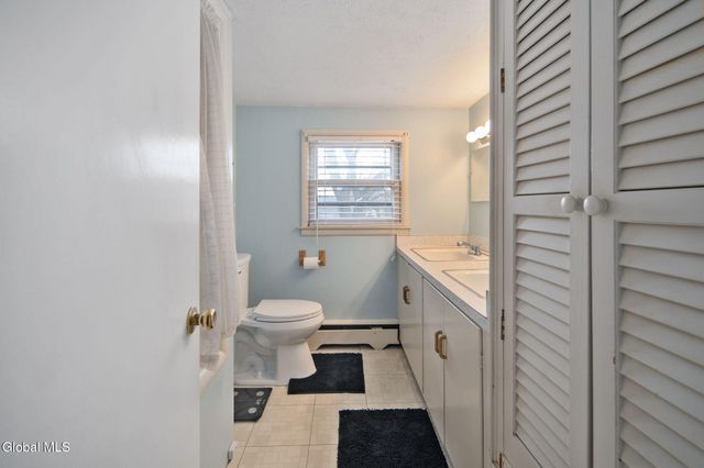 52 Hanes Street, Guilderland, NY 12203