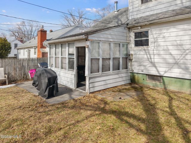 52 Hanes Street, Guilderland, NY 12203