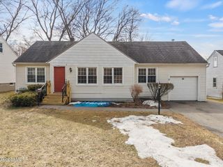 52 Hanes Street, Guilderland, NY 12203