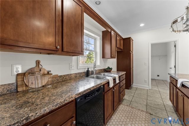 228 Hidden Springs Ln, Aylett, VA 23009