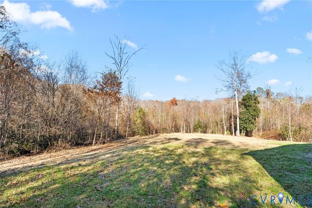 228 Hidden Springs Ln, Aylett, VA 23009