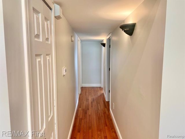 1650 Woodward Hts, Ferndale, MI 48220