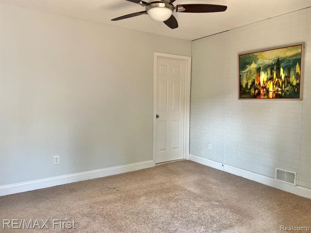 1650 Woodward Hts, Ferndale, MI 48220