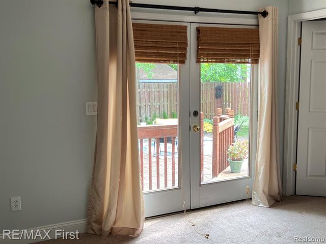 1650 Woodward Hts, Ferndale, MI 48220