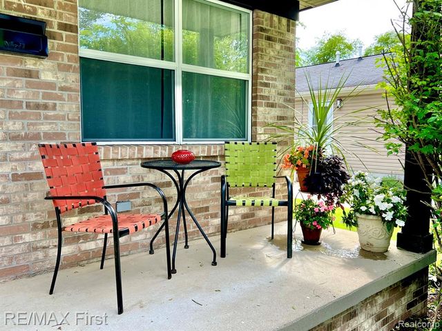 1650 Woodward Hts, Ferndale, MI 48220