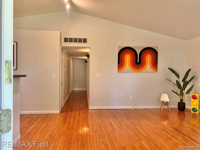 1650 Woodward Hts, Ferndale, MI 48220