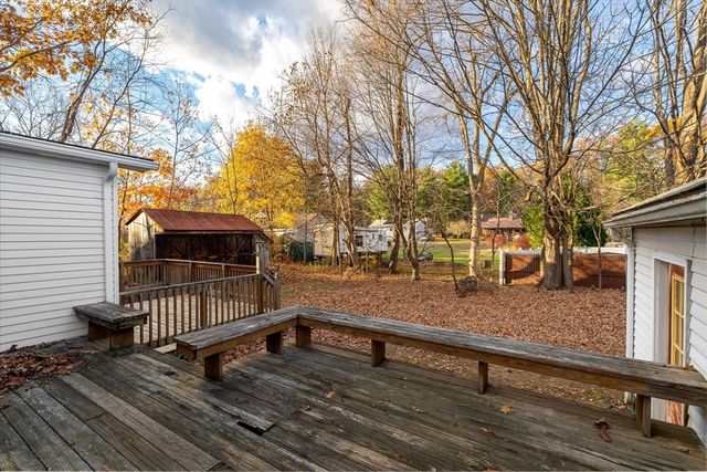 33 Howard Ave, Easthampton, MA 01027