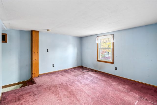 33 Howard Ave, Easthampton, MA 01027