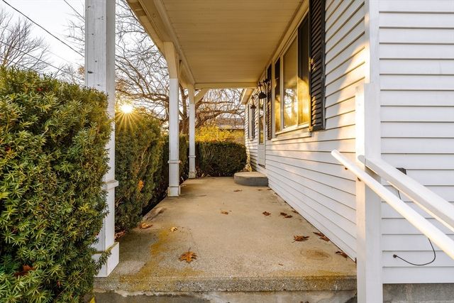 33 Howard Ave, Easthampton, MA 01027