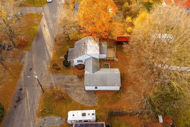 33 Howard Ave, Easthampton, MA 01027