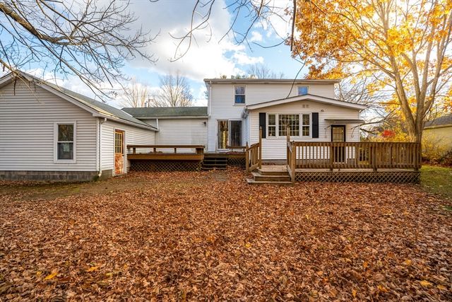 33 Howard Ave, Easthampton, MA 01027