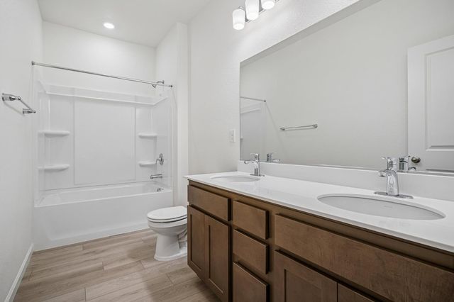 2724 Blairsville Ln, Manteca, CA 95337