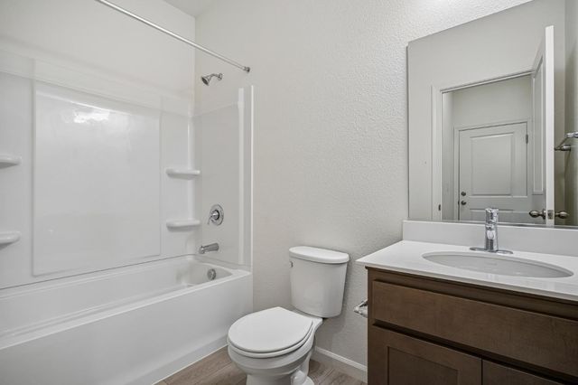 2724 Blairsville Ln, Manteca, CA 95337