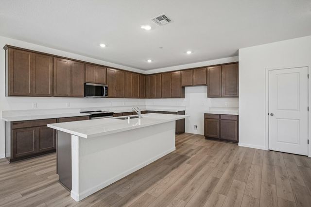 2724 Blairsville Ln, Manteca, CA 95337
