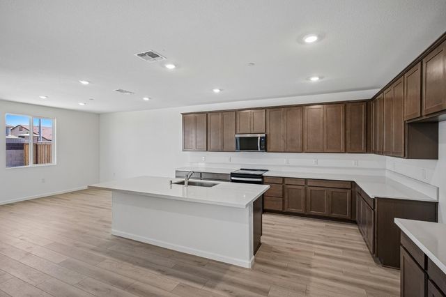2724 Blairsville Ln, Manteca, CA 95337