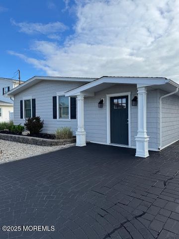 328 Maria Drive, Toms River, NJ 08753