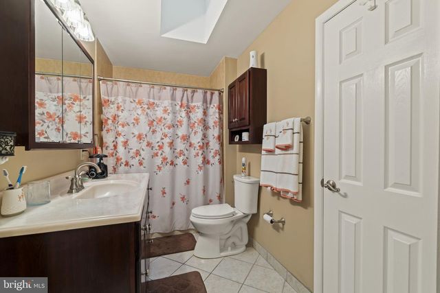 1010 HANCOCK DR, Blackwood, NJ 08012