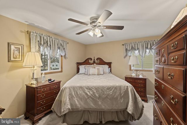 1010 HANCOCK DR, Blackwood, NJ 08012