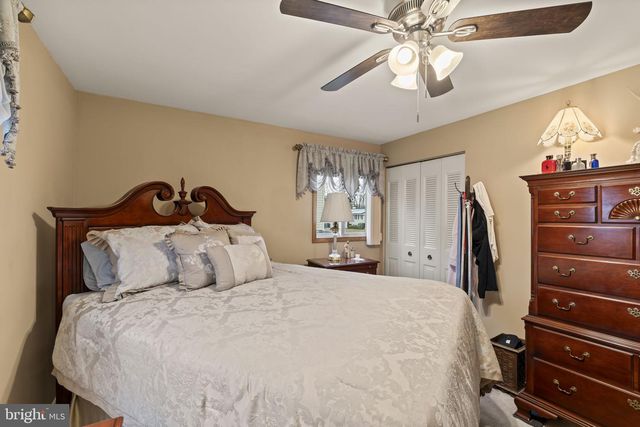 1010 HANCOCK DR, Blackwood, NJ 08012