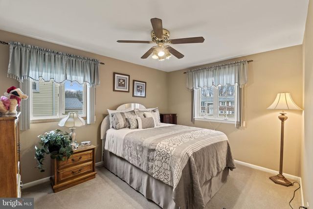 1010 HANCOCK DR, Blackwood, NJ 08012