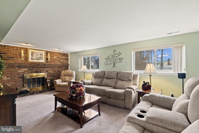 1010 HANCOCK DR, Blackwood, NJ 08012