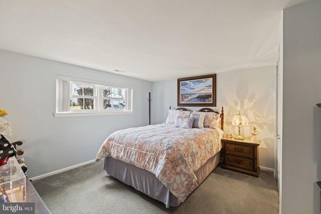 1010 HANCOCK DR, Blackwood, NJ 08012