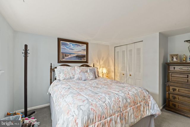 1010 HANCOCK DR, Blackwood, NJ 08012