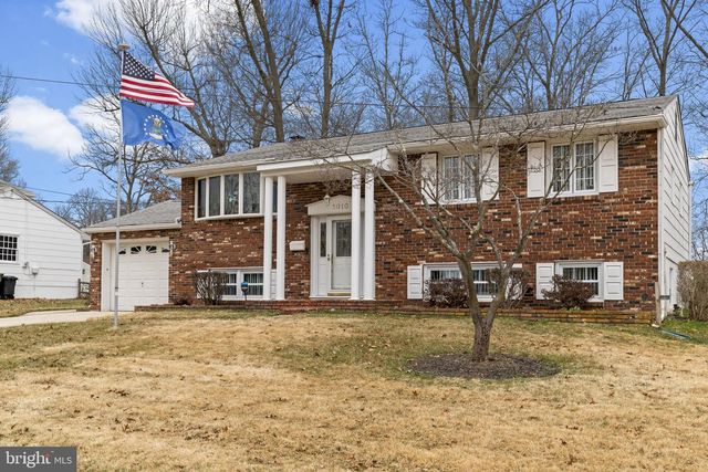 1010 HANCOCK DR, Blackwood, NJ 08012