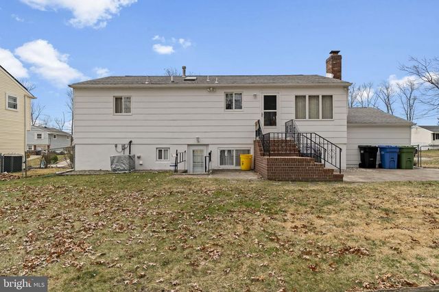 1010 HANCOCK DR, Blackwood, NJ 08012