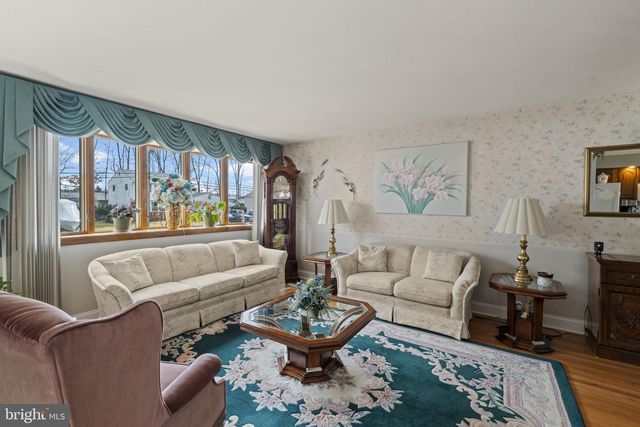 1010 HANCOCK DR, Blackwood, NJ 08012